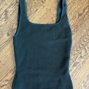 Aritzia Babaton sculpt tank top